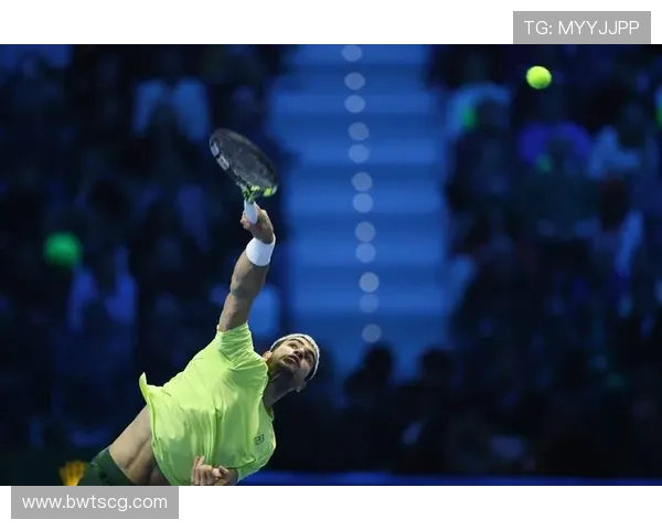 最新网球赛事:纳达尔再创辉煌,复出战胜年轻对手晋级四强